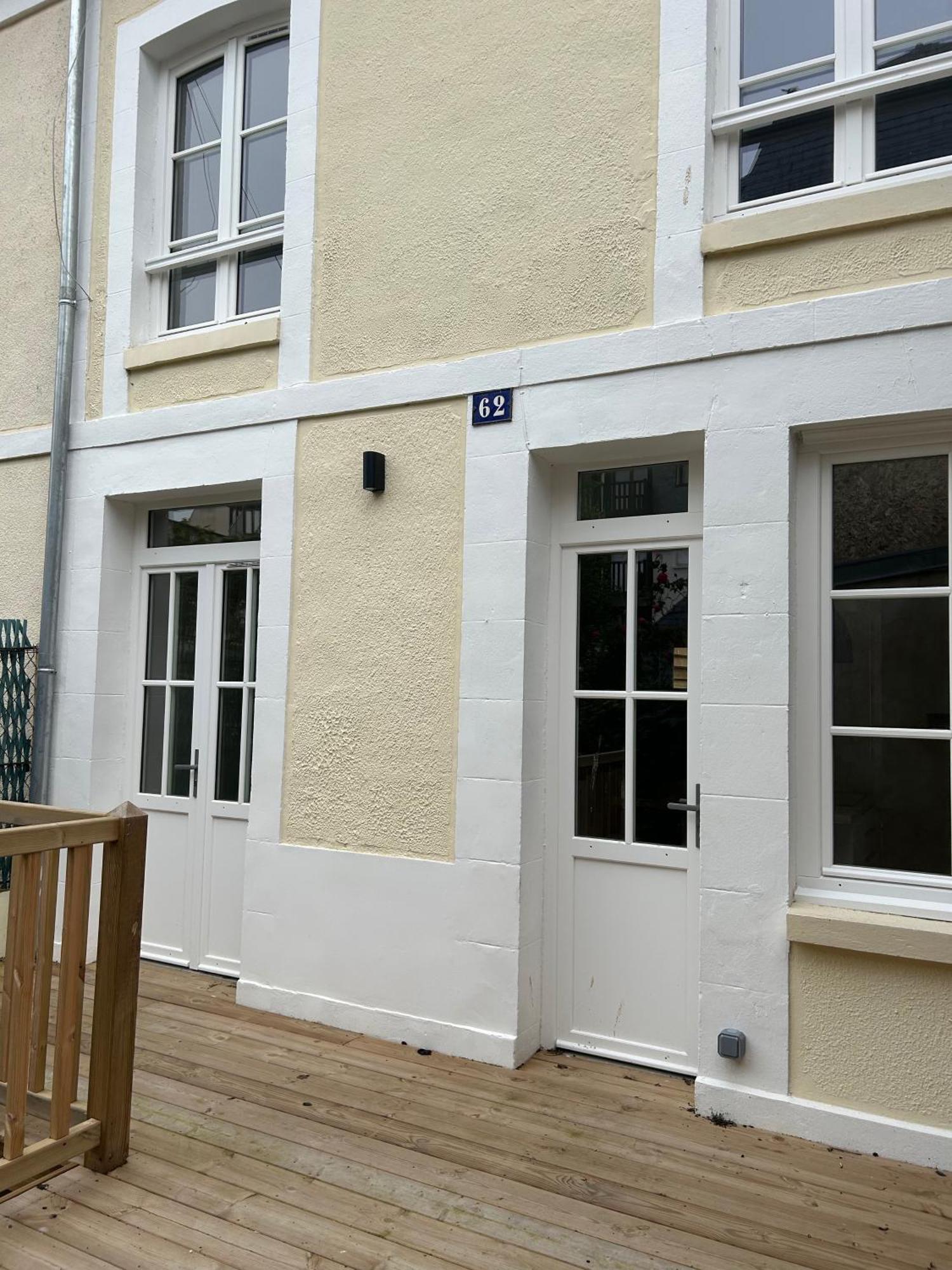 Les Hirondelles De Holiday home *
